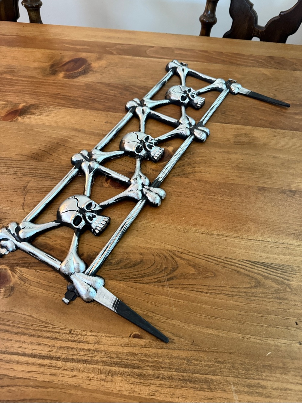 Skull and Crossbones Decorative Wall Hook Rack - Silver Accent